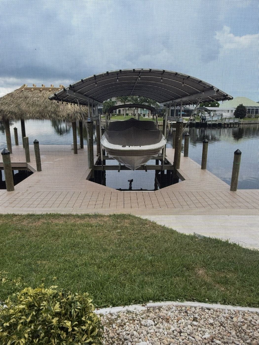 Canopy boat lift